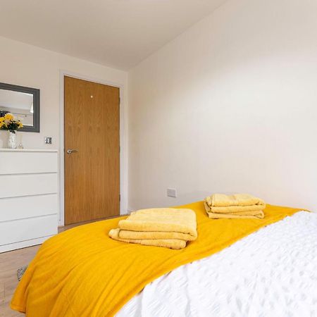 Riley House Spacious City Apartment コヴェントリー エクステリア 写真